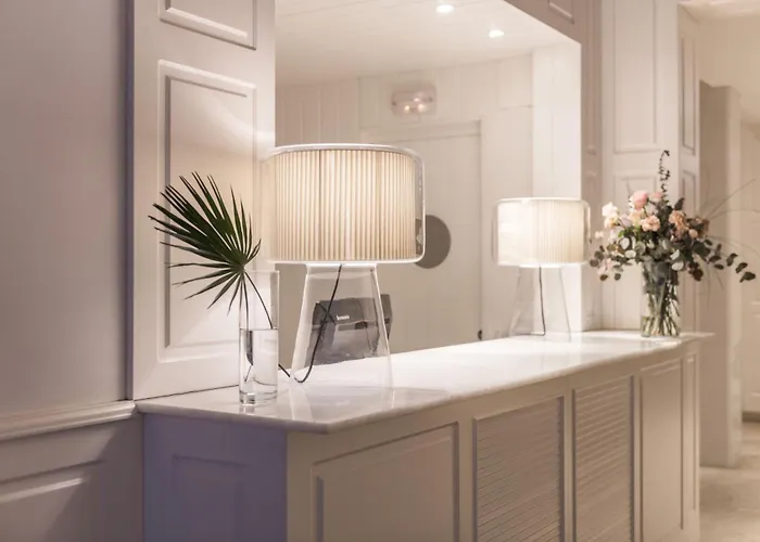 Готель Medium Park Сіджас