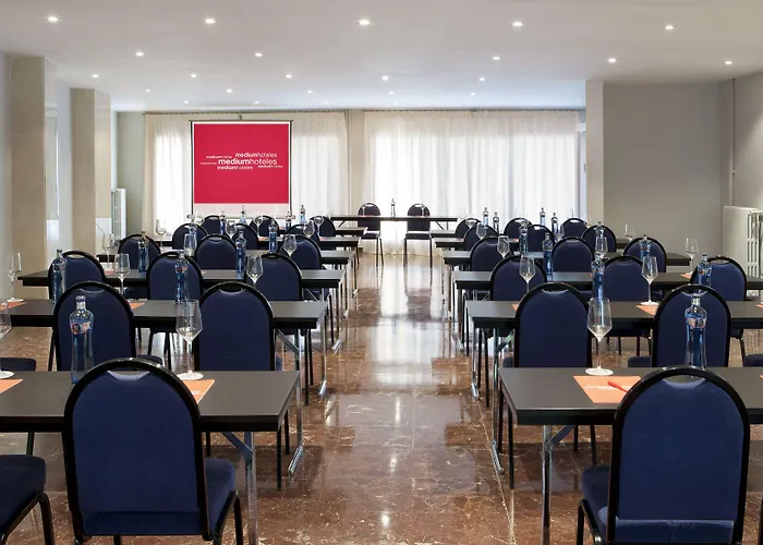 Medium Park Готель