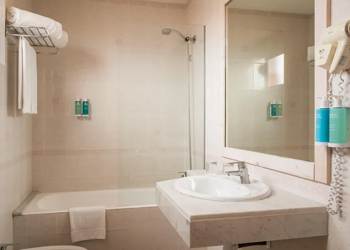 中锡切斯公园酒店 酒店 锡切斯