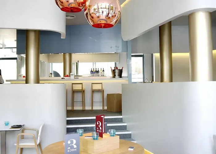 Medium Park Готель