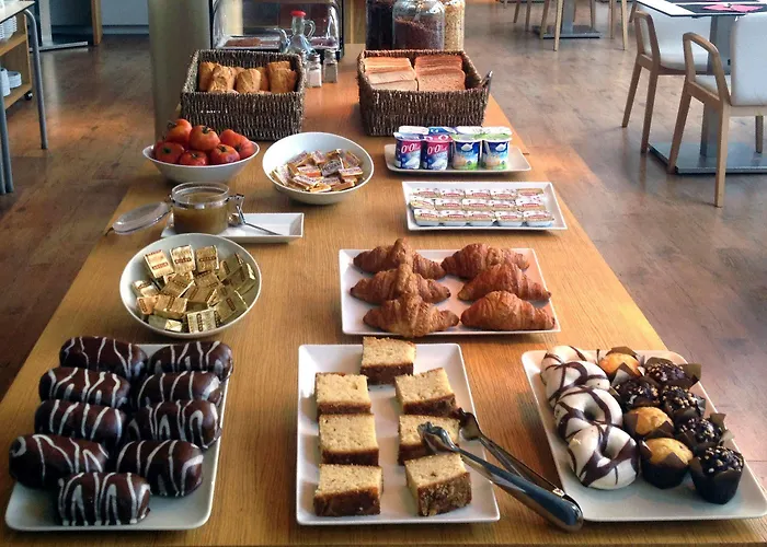 Готель Medium Park Сіджас