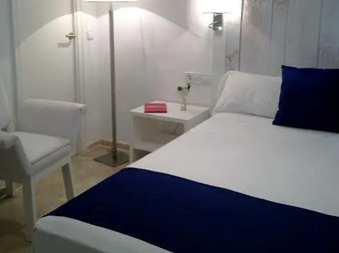 中锡切斯公园酒店 3* 锡切斯